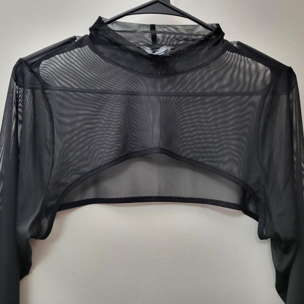 Foxblood Women's Black Crop-top